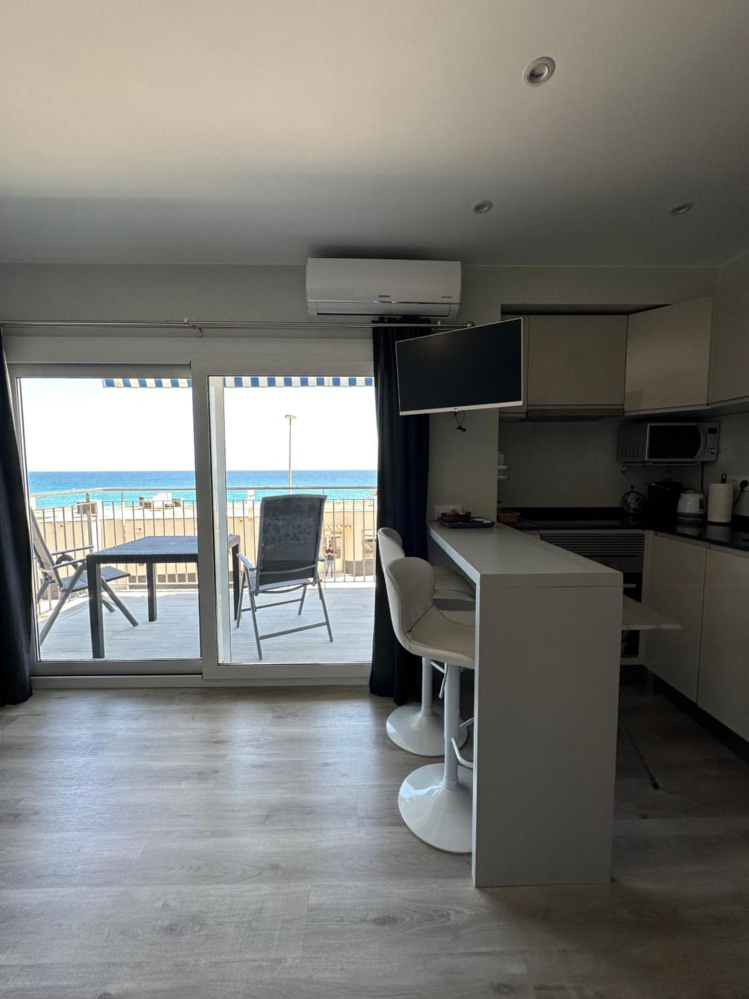 Estudio Con Impresionantes Vistas Al Mar Blanes Exterior foto